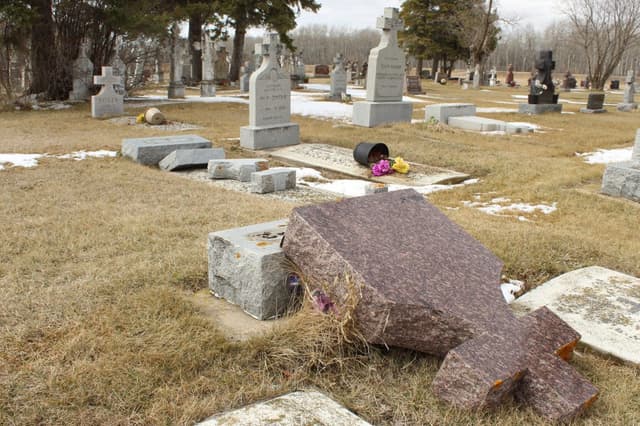 Vita Ukrainian Catholic Cemetery Manitoba 1024x682
